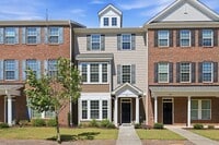 Building Photo - Modern 4BR Townhome with Washer/Dryer & Pet-Friendly Living in Morrisville!