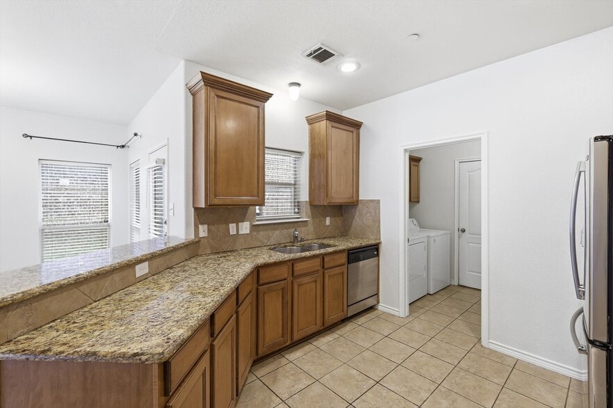 Building Photo - 6789 Cortona Ln