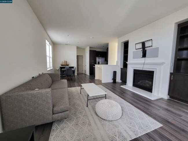 Building Photo - 5161 Waggle Ct