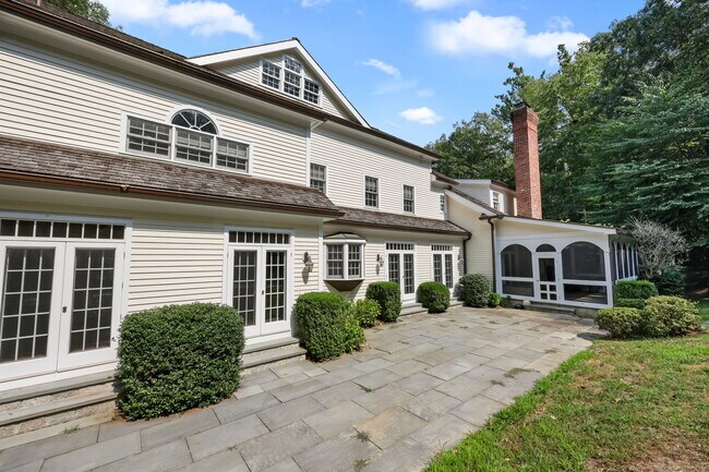 Building Photo - 134 Valley Rd