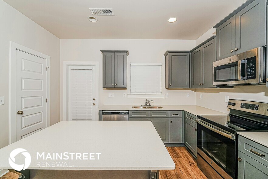 Building Photo - 1405 Brookhaven Dr