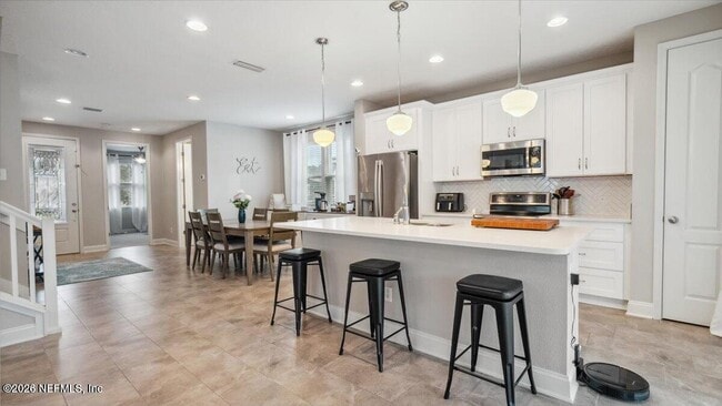 Building Photo - 1120 Persimmon Dr