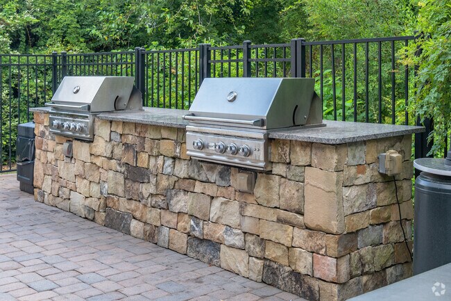 Clubhouse Pool Outdoor Grill - Preserve at Port Royal