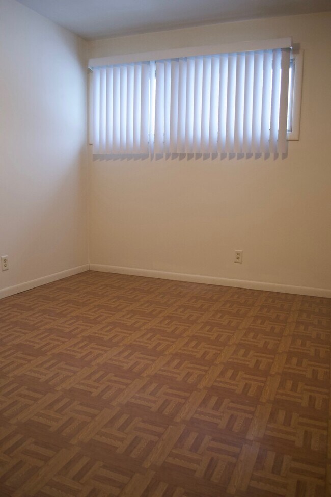 Building Photo - Three Bedroom Ranch in Northeast Grand Rapids