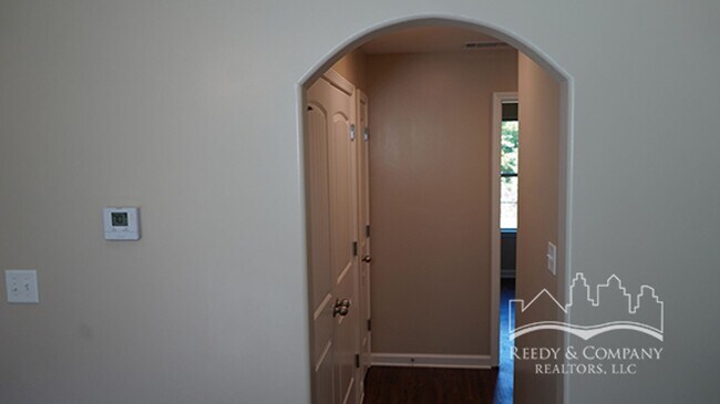 Building Photo - 6125 Humphreys Dr