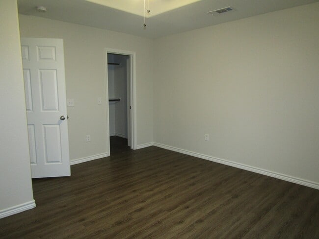 Building Photo - 355 Garrison Dr