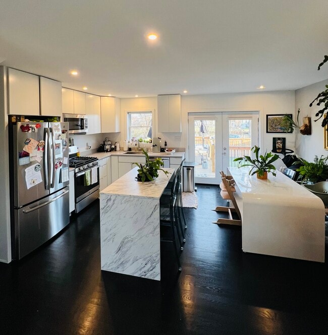 Building Photo - 7823 Charlesmont Rd