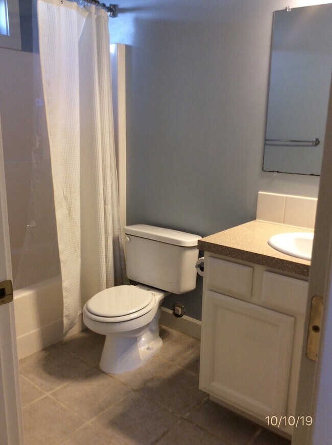 Building Photo - 1511 Burrows Ct