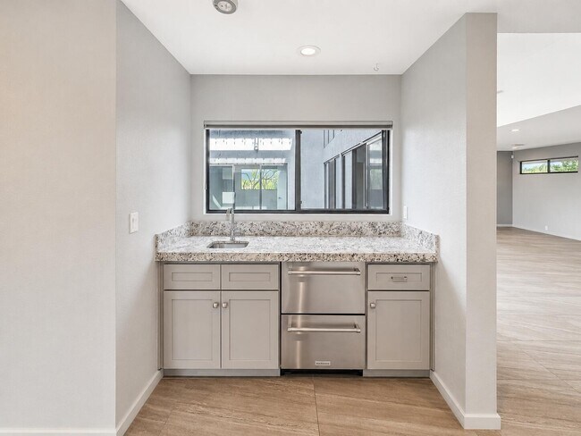 Building Photo - 4 Saturn Cir