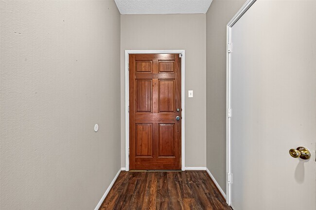 Building Photo - 2143 Mossy Trail Dr