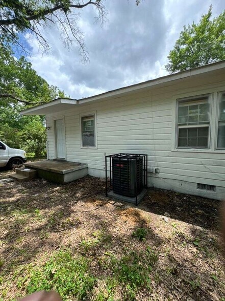 Building Photo - 3800 E Mallory Ave