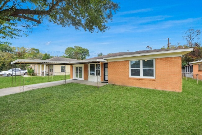 Building Photo - 6214 Diamond Ct