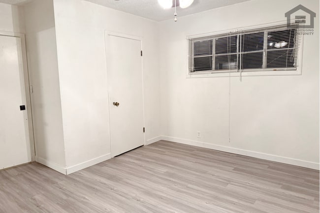 Building Photo - 2Bed/1Bath Apartment at Camelback Rd/Central Ave! Move-In Ready on 06/04/2026! – NO HOA!