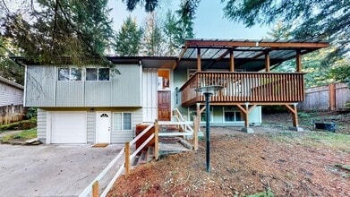 Building Photo - Available April 1 in Richmond Highlands