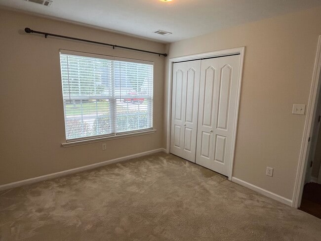 Building Photo - 707 Keyes Dr