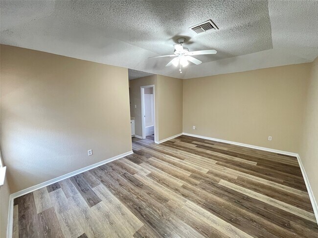 Building Photo - 6902 Feather Creek Dr