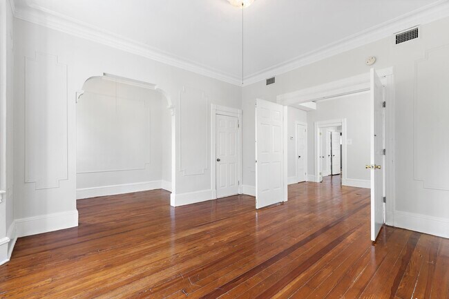 Building Photo - 11 Hudson Pl