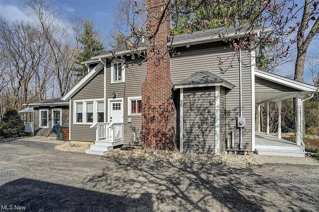 Building Photo - 343 E Garfield Rd