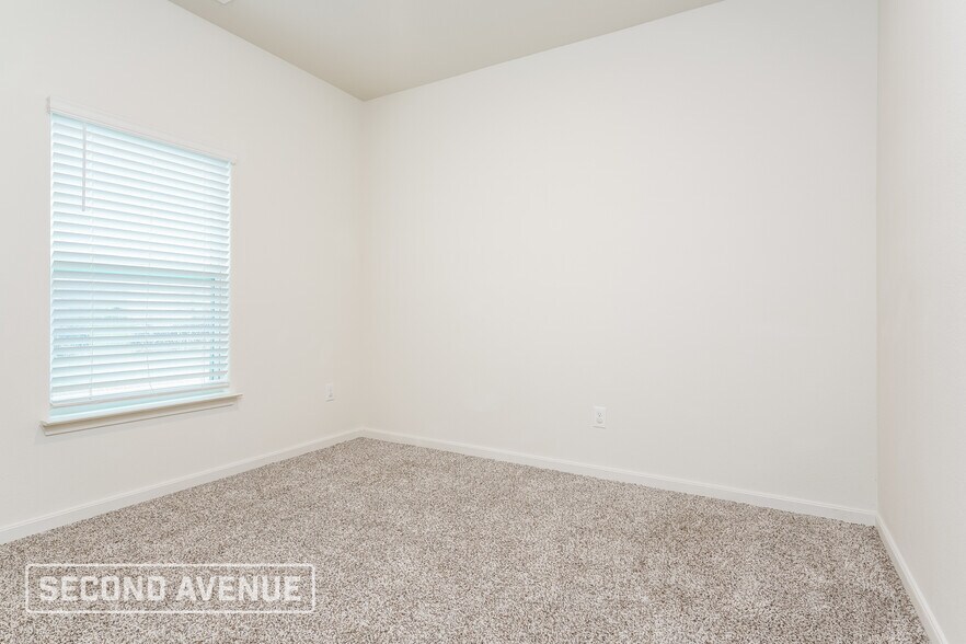 Building Photo - 1413 Sunkiss Dr