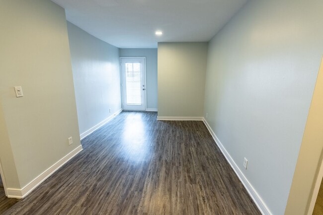 Interior Photo - 1944 Whitley Ave.