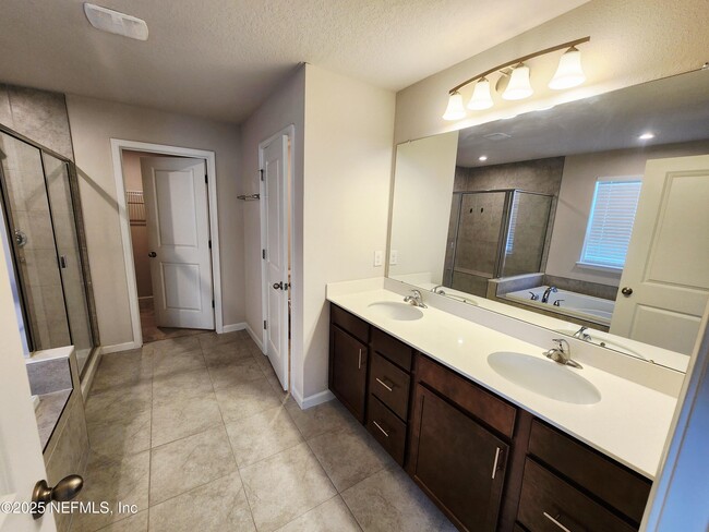 Building Photo - 11303 Streamsong Dr