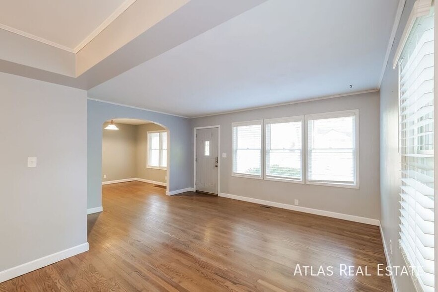 Building Photo - 4631 W 62nd Terrace