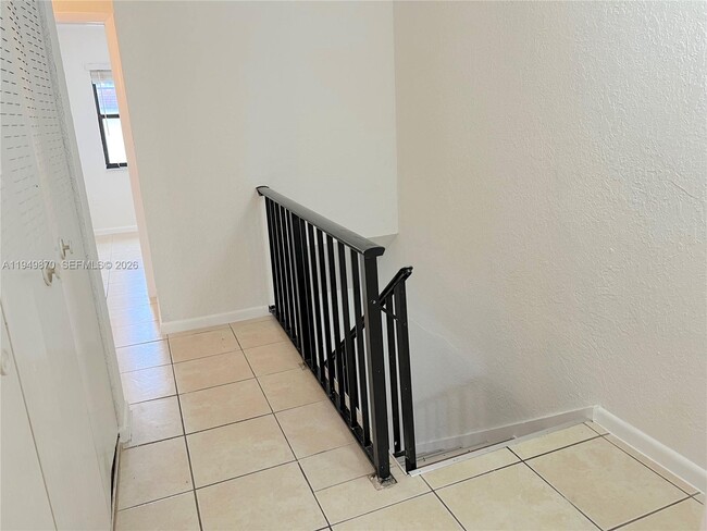 Building Photo - 6518 SW 41st St