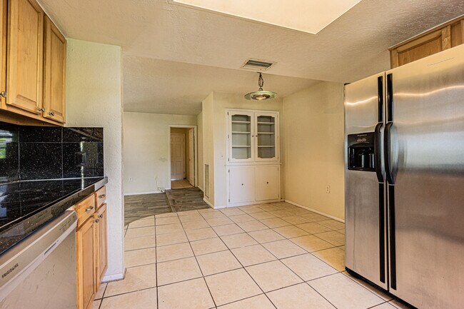 Building Photo - 4149 Floramar Ter