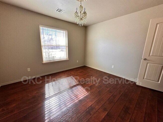 Building Photo - 13201 SW 2nd Terrace