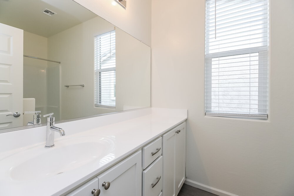 Building Photo - 2055 S Saguaro Dr