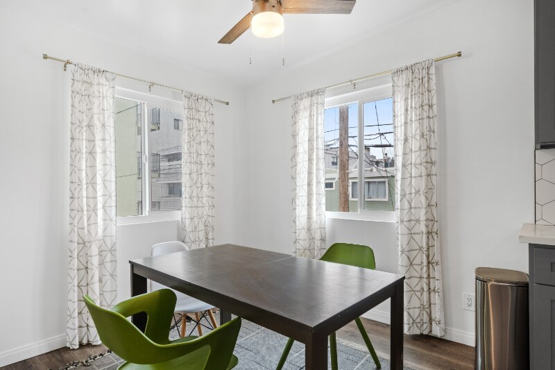 Building Photo - 21 S Venice Blvd