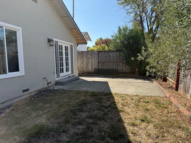 Building Photo - Single Level Remodeled House in Rohnert Pa...