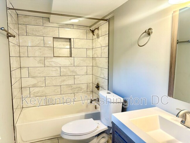 Building Photo - 311 Lourdes Dr
