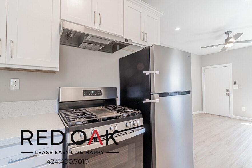 Building Photo - 819 N Madison Ave