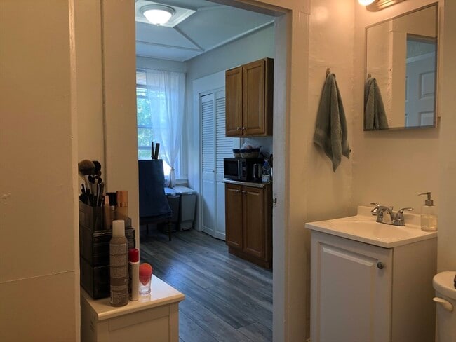 Building Photo - 13 Nonantum Pl