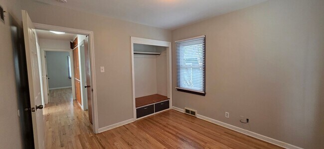 Building Photo - 2904 Plum Dr
