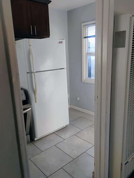 Building Photo - 1773 28th Ave