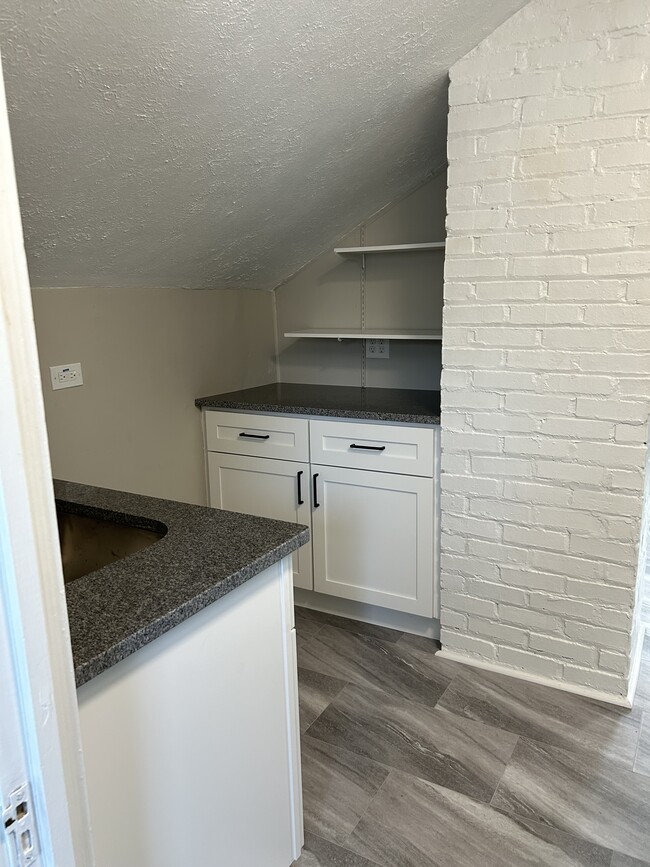 New cabinets, new granite countertops - 2027 Richland Ave