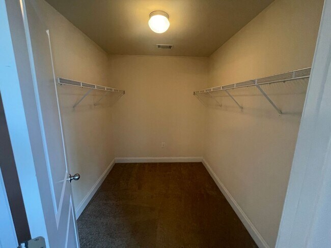 Building Photo - PRE-LEASING FOR AUGUST 2025!