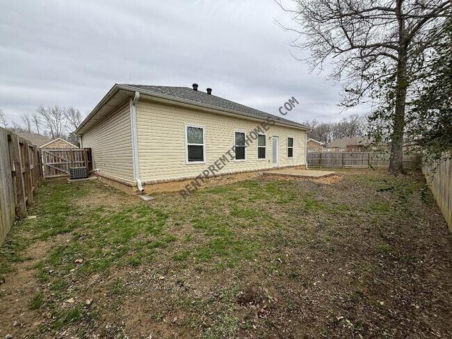 Building Photo - 30 Woodhaven Dr