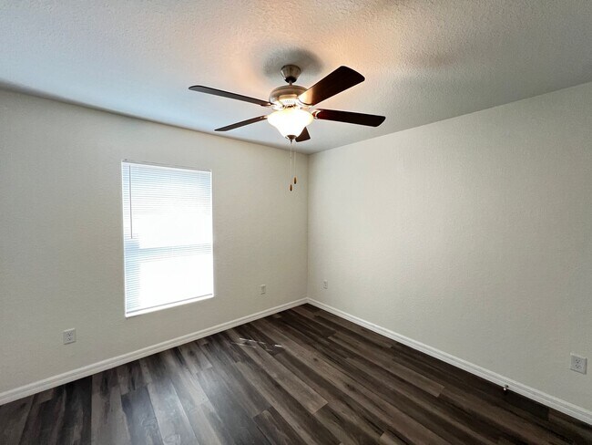 Building Photo - Beautifl Bedroom / 2 Bath Home in Ocklawaha!