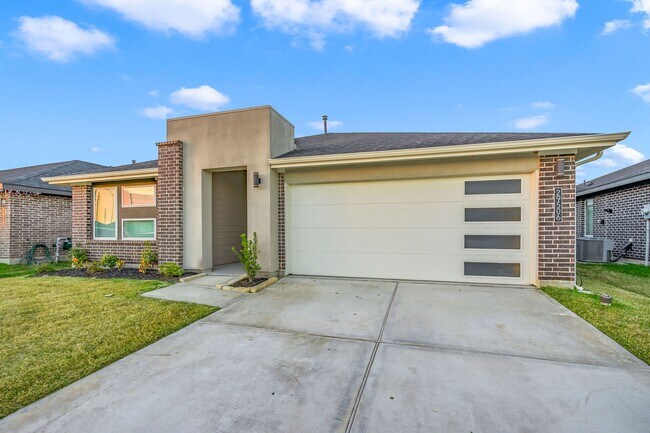 Building Photo - 29506 Gordon Sevilla St