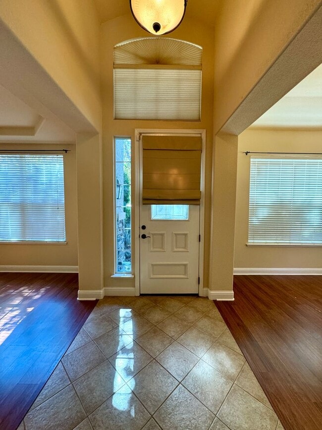 Building Photo - Beautiful Four-Bedroom Home Available in Folsom!