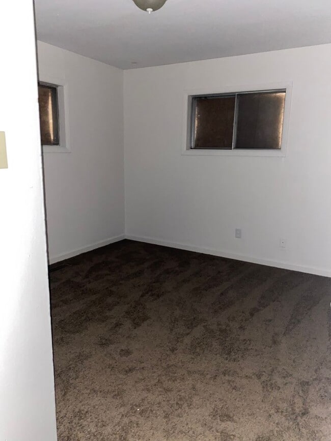 Building Photo - LIMITED TIME**NO APPLICATION FEE**1/2 OFF DEPOSIT**