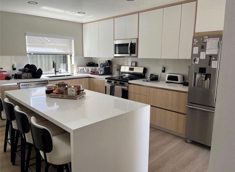 Building Photo - 6538 NW 170th Ln