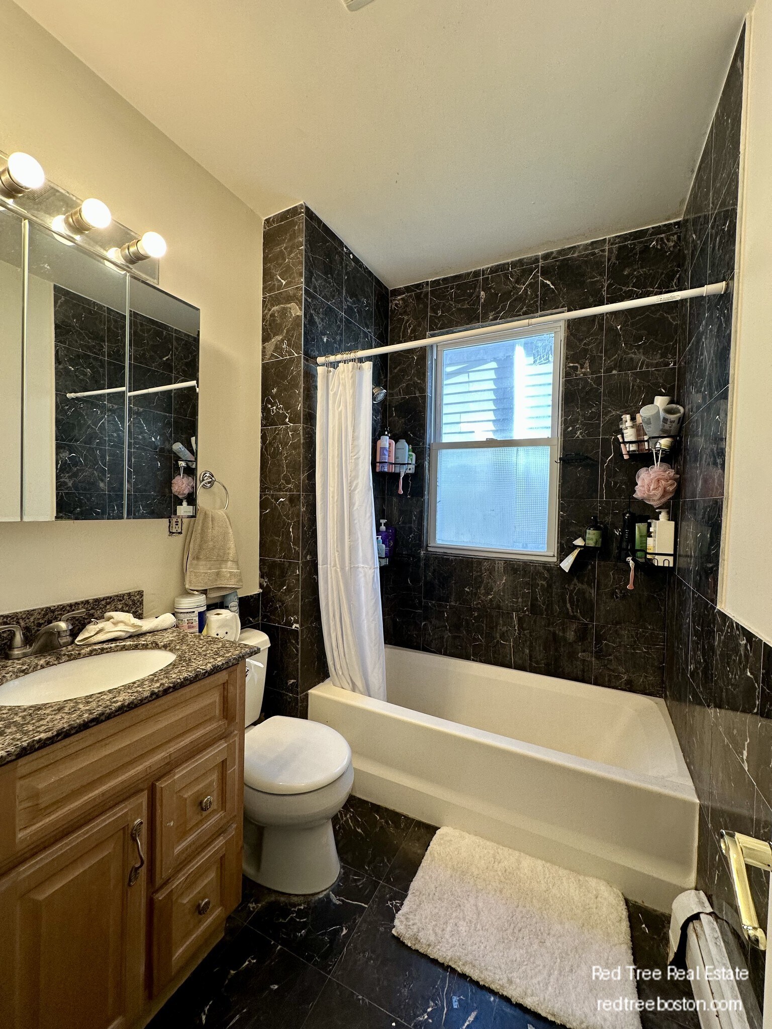 Building Photo - 143 Hillside St