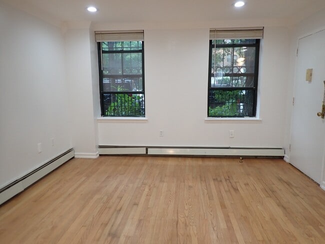 Primary Photo - 426 Carlton Ave