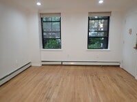 Building Photo - 426 Carlton Ave