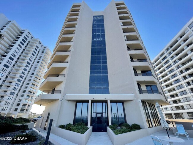 Building Photo - Furnished Oceanview 2 Bed, 2 Bath Condo – Available Now!