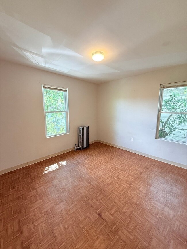 Building Photo - 154 Stanwood St